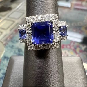 14k White Gold Diamond & Tanzanite Ring
